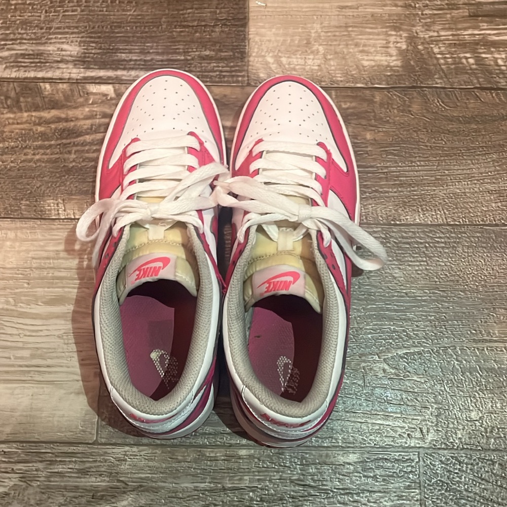 Nike Kids White and Pink Low-Top Sneakers